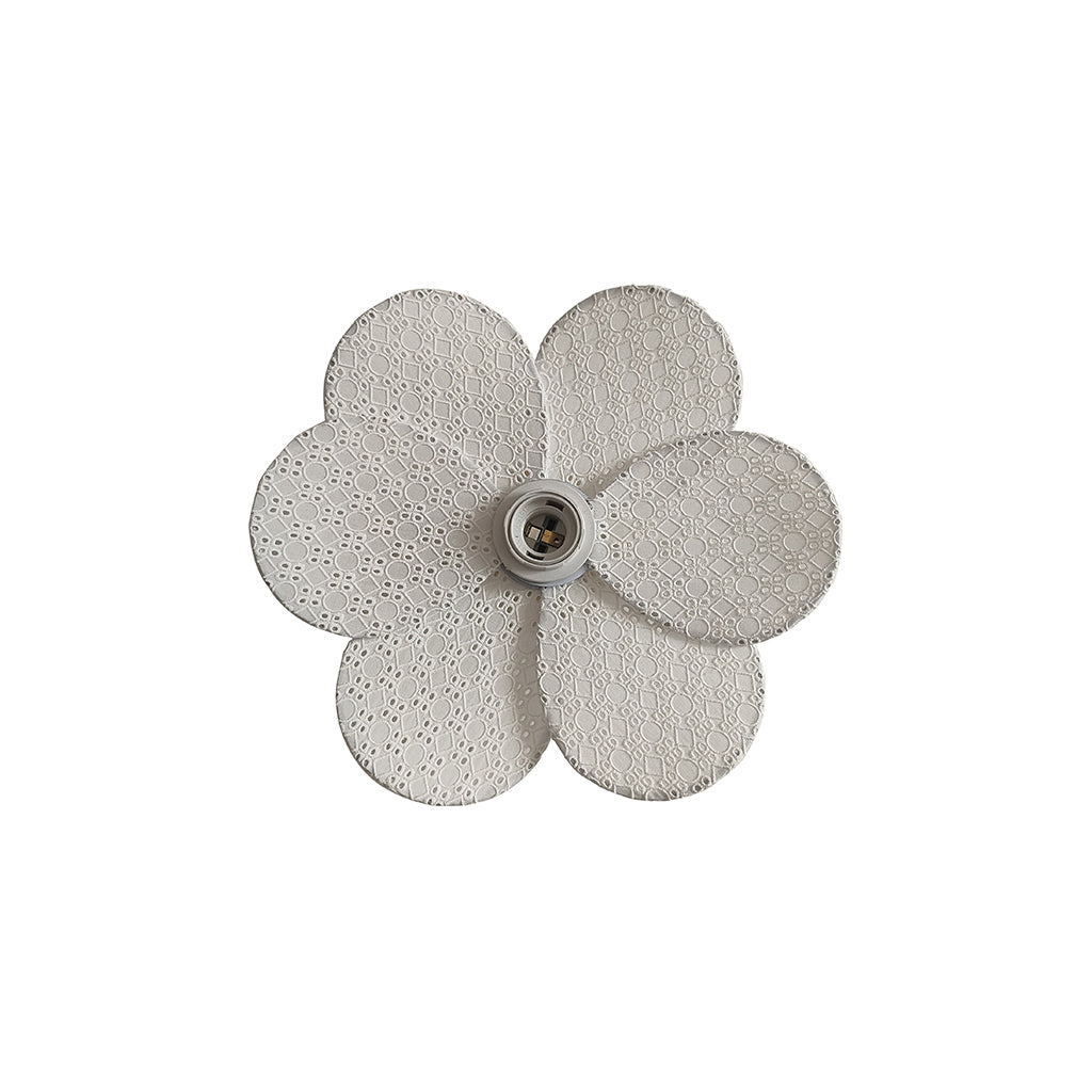 Aplique Leva Embroidery